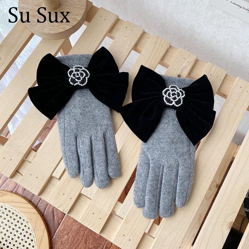 

Winter Gloves Women Touch Screen Gloves Wool Keep Warm Finger Black Bow Sequins Camellia New Korea
