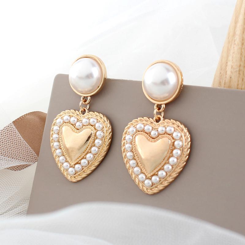 

2020 Summer Gold Color Love Heart Drop Earrings For Women Korean Style Pearl Beads Dangle Earrings Fashion Wedding Gift Jewelry