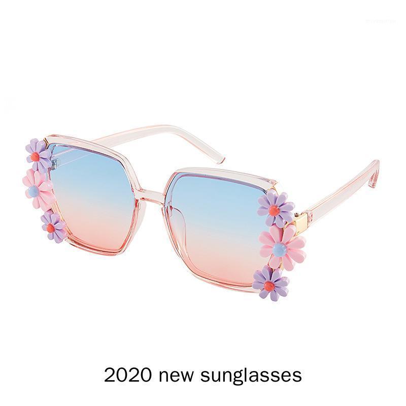 

MINCL/Vintage Colored Crystal Rhinestone Women Sunglasses Female Diamond Fashionable Oversized Girl Sun Glasses UV400 NX1