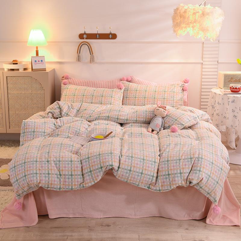 

2021 New Velvet Bedding Sets Ball Design Duvet Cover Flat Sheet Pillowcase For Winter