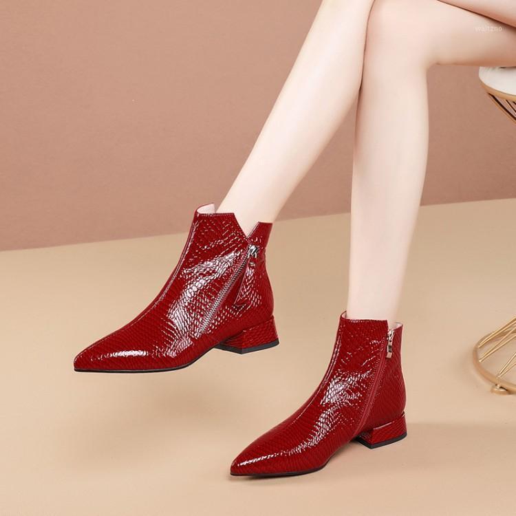 

MLJUESE 2021 women soft ankle boots cow leather zippers boots winter short plush pointed toe low heel women1, Red