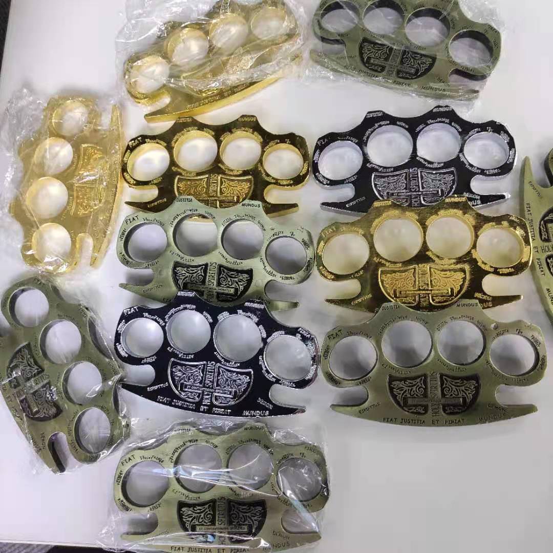 

Glass fiber alloy finger tiger four finger self defense weapon hand brace aluminum alloy self defense equipment747