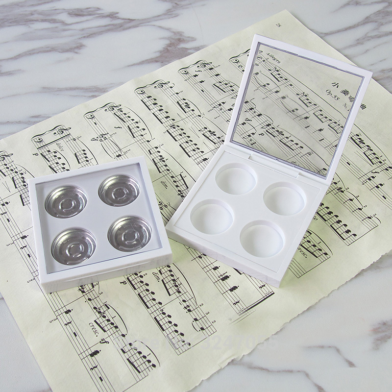 

20pcs/lot White Elegant Empty Eyeshadow Comapcts, DIY Plastic 4grids Blusher Sub Container, Lip Rouge Filler, Makeup Tool
