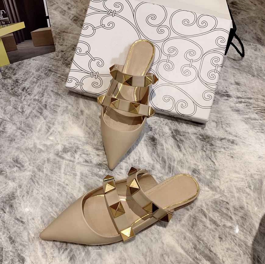 

2021 new high quality shoes luxury designer slippers with metal rivet trim flat casual sandals available in a variety of colors 35-40 h665, Price difference