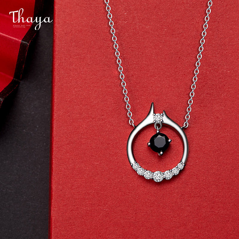 

Thaya S925 Silver Round Wheel Concept Necklace Chain Pendant Silver Black& White Zircon Necklace For Women Fine Jewelry Gift F1202