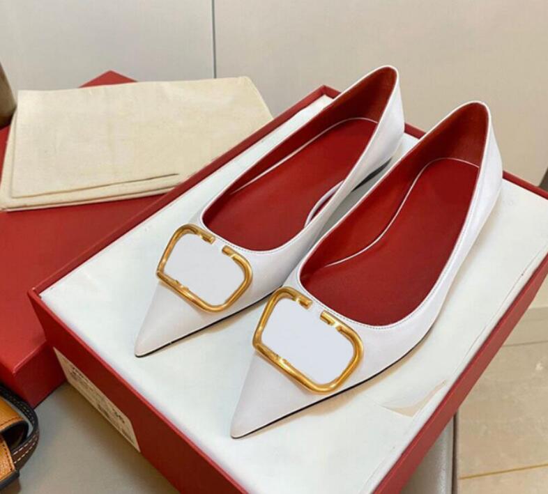 

2020 Classic brand spring new metal rhinestone V buckle black pointed flat shoes soft leather low-heeled shoes,35-42