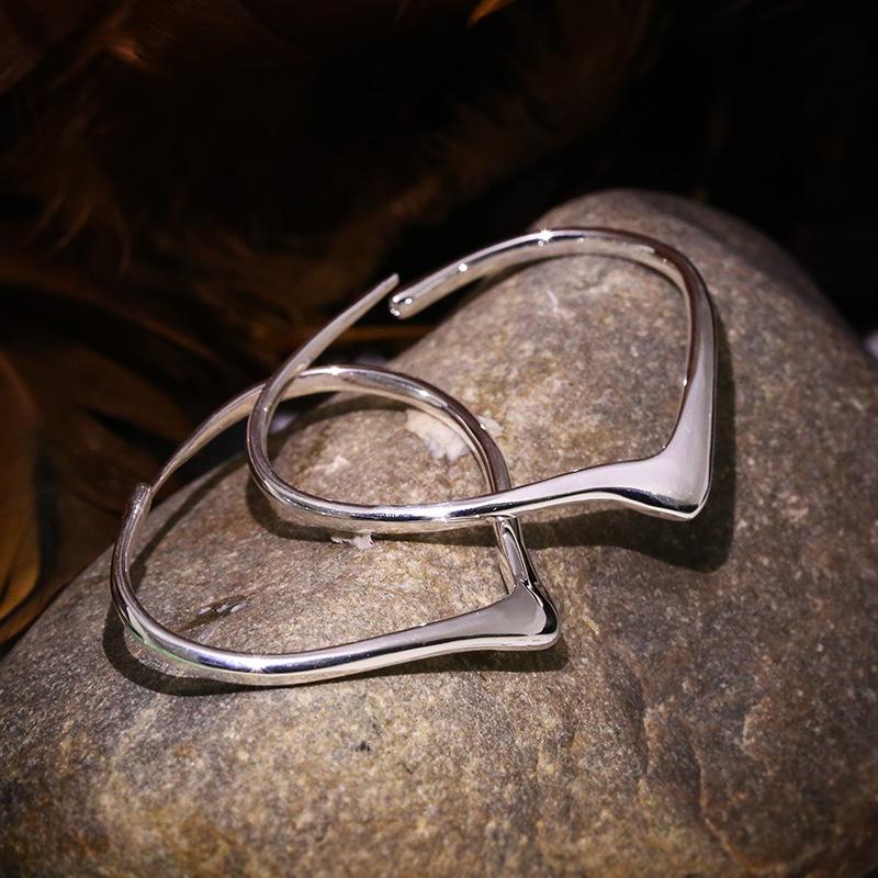 

RongXing Creative Fashion Silver Color Heart Shape Hoop Earrings for Women Vintage Silver Color Hoops Earring Boho Jewelry