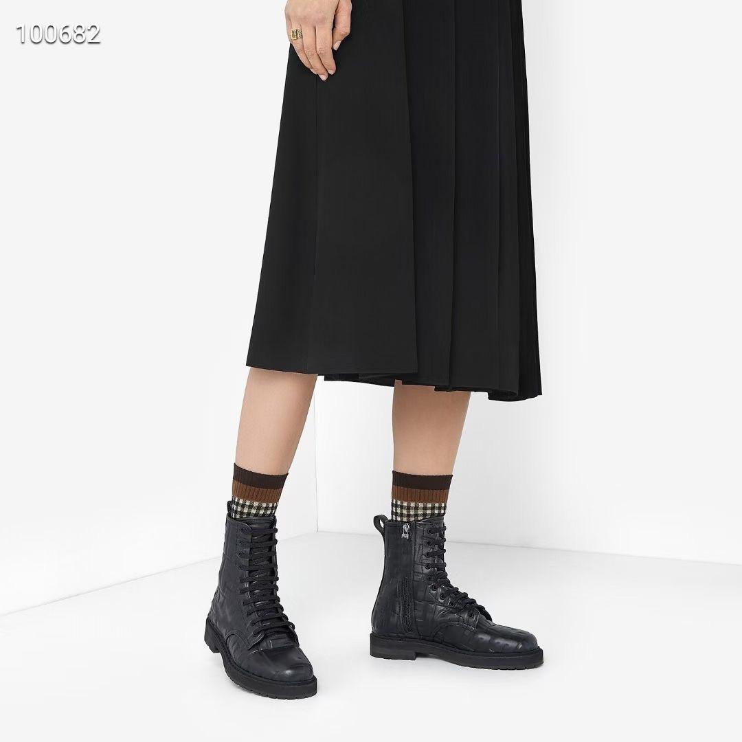 

Winter 2020 new Women's embossed lacing middle boot flat heel middle boot Good leather luster Round head size 35-42, Black