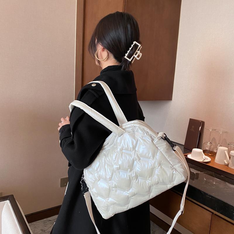 

New Lightweight Fluffy Space Cotton Side Bags For Women 2021 Big Winter Shopping Shopper Bags Shoulder Designer Handbags, Black bag