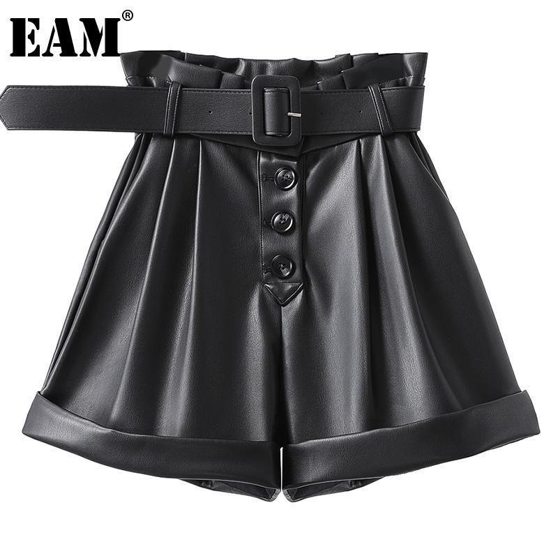 

EAM] Women Black PU Leather Wrinkled Wide Leg Shorts New High Waist Loose Fit Trousers Fashion Tide Spring Autumn 2020 1DC108
