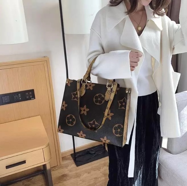 

Retro Female Bags 2022 One-Shoulder Messenger Handbag Large-Capacity Presbyopia Large Printing Shopping Bag
