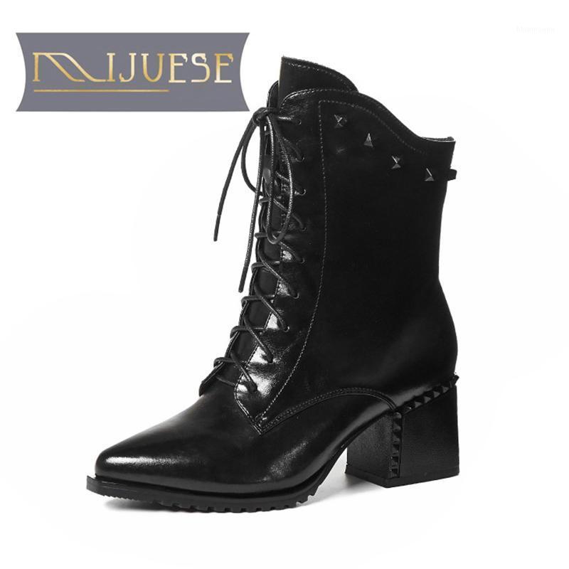 

MLJUESE 2021 women soft ankle boots cow leather lace up rivet boots winter short plush pointed toe high heels women1, Black