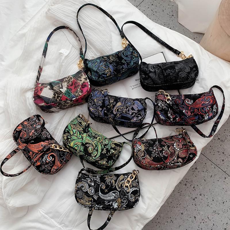 

Casual Canvas Chain Women's Handbag Fashion Flower Printed Shoulder Underarm Purse Portable Long Shape Street Travel Small Bags, Black
