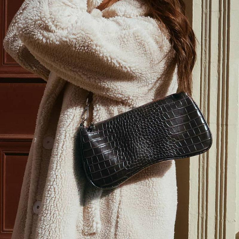 

2021 new Casual PU Leather Sling Handbag Purse Women Elegant Chain Shoulder Crossbody Bag Popular Simple Female Daily Bag, Black