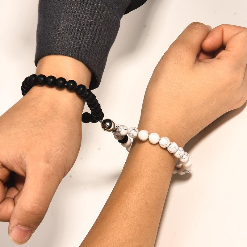 

Beaded, Strands Simple Design Crown Beaded Magnet Buckle Bracelet For Women Men Natrual Stone Round Black Wihte Beads Lovers Jewelry A948