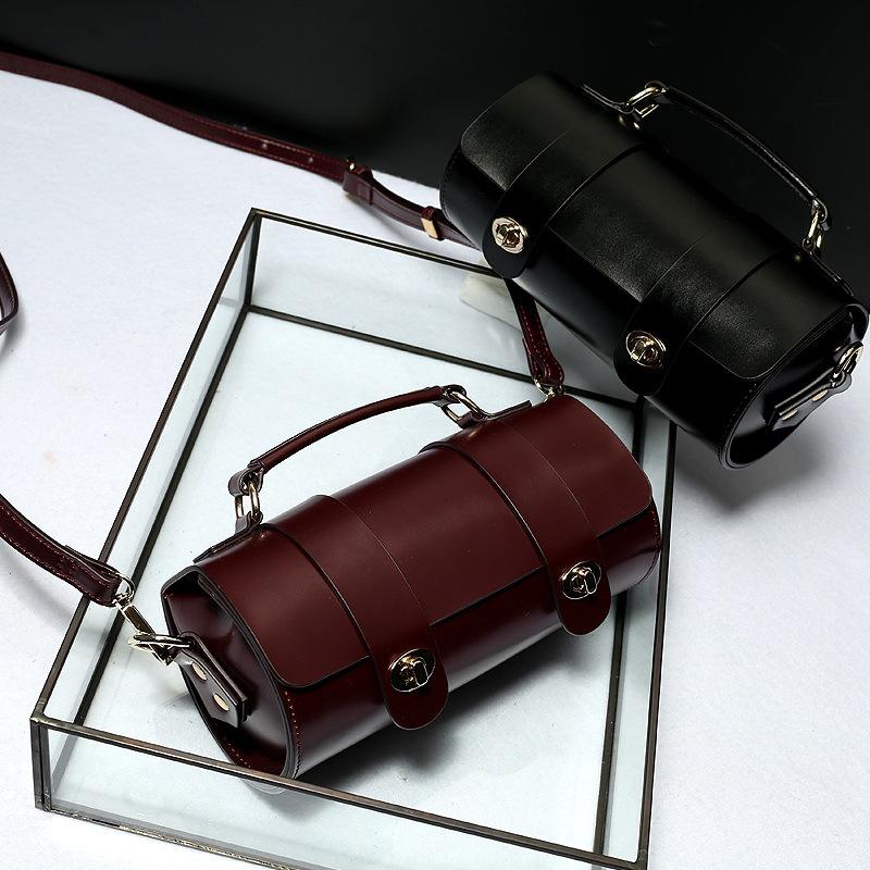 

2020 Korean version of the new women's bag oil wax leather shoulder bag cowhide retro cylinder messenger bucket purse, Black