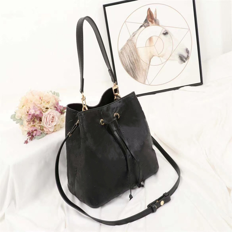 

Fashion high quality Retro Handbags Crossbody for Women Luxury Embossed leather laid out oversized printing Bucket bag Tote Coin Purse Designer shoulder bags, 33