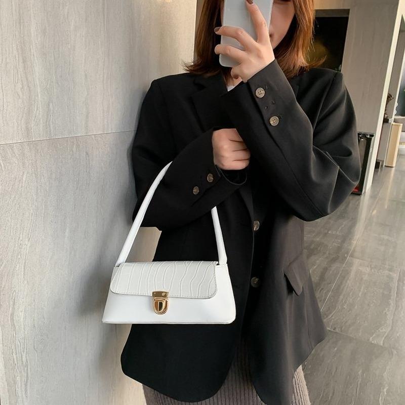 

French niche design bag retro underarm bag shoulder crocodile pattern handbag messenger female, Black