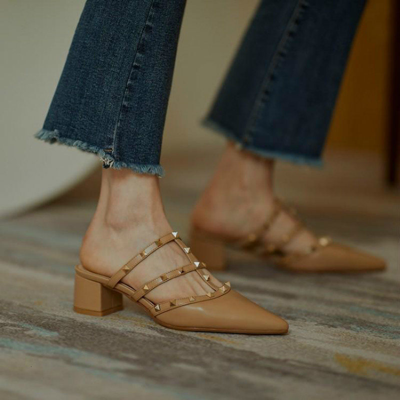 

2021 Summer New Fashion Retro Riveting Nail Graceful Woman's Slipper Muller Shoe Flip-flops TGQQ, Khaki.