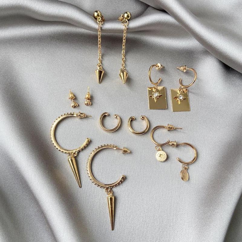 

Hoop & Huggie 1set Geometric Rivet Gold Color Small Earrings For Women Punk Spike Star Chain Circle