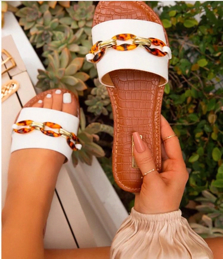 

Woman Fashion Transparent Flat Women Summer Beach Slippers Ladies Shoes 2020 New Outdoor Open Toe Sliders Female Plus Size 37-41 #SP15