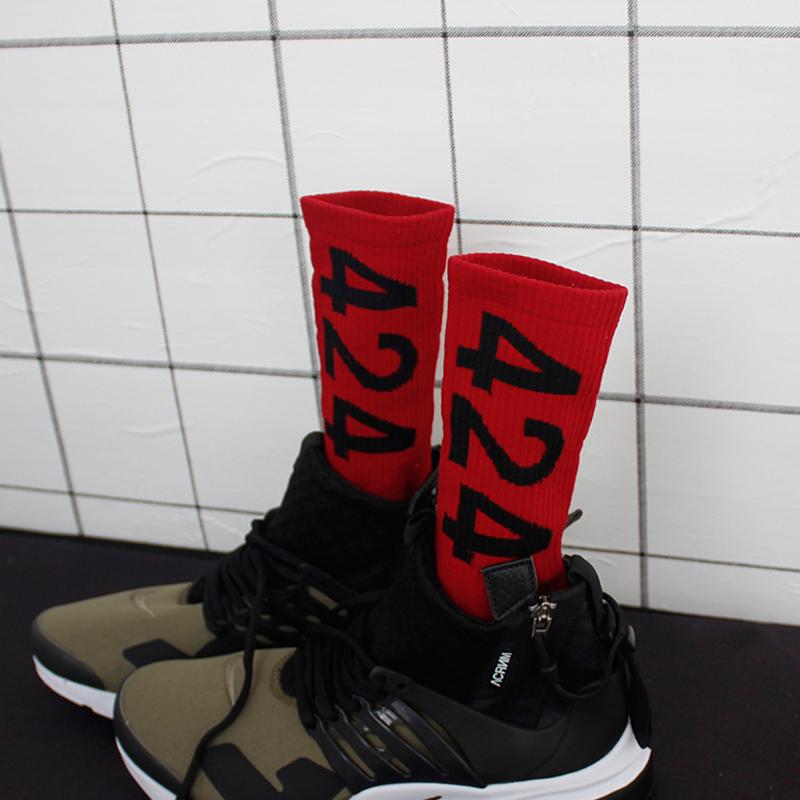 

424 Autumn and Winter VIVI Fashion Personality Harajuku Men SOCK Street Korean Women Cotton Mid-calf SOCKS, Red