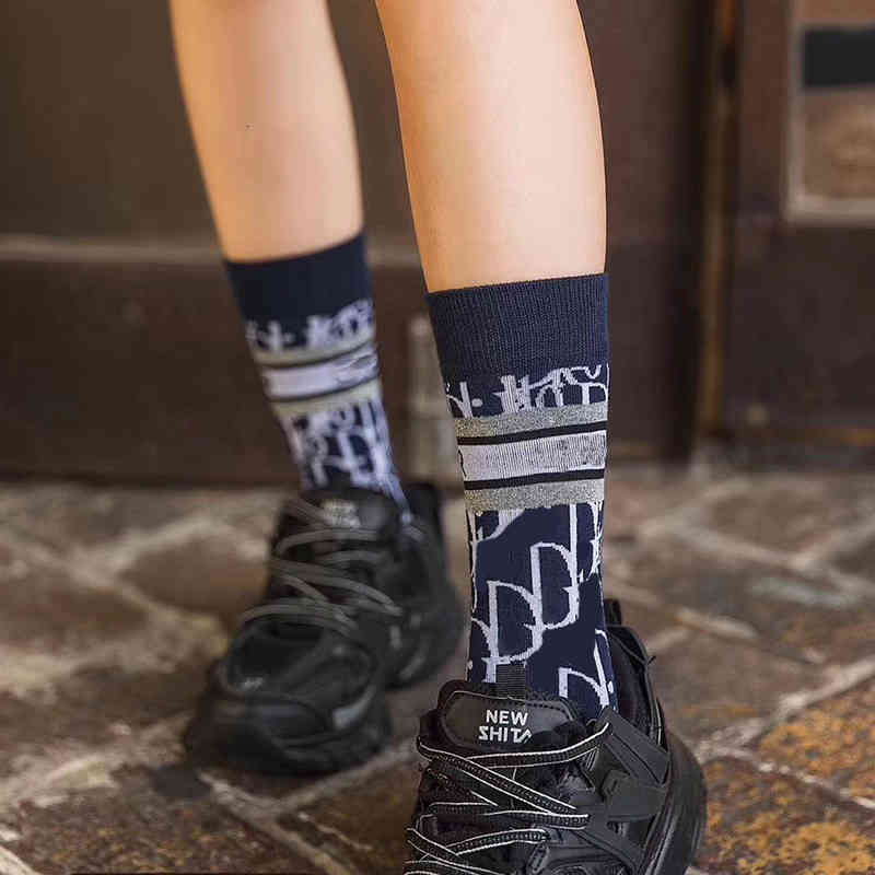 

Socks & Hosiery Letter Jacquard Full Women Brand All Seasons Elastic Designer Party Banquet Trendy Girls Cotton Sock ZJQR, Black;white