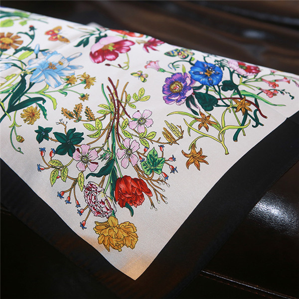 

High quality retro boutique 100 % mulberry silk flower silk small square professional silk scarf wholesale 55*55cm