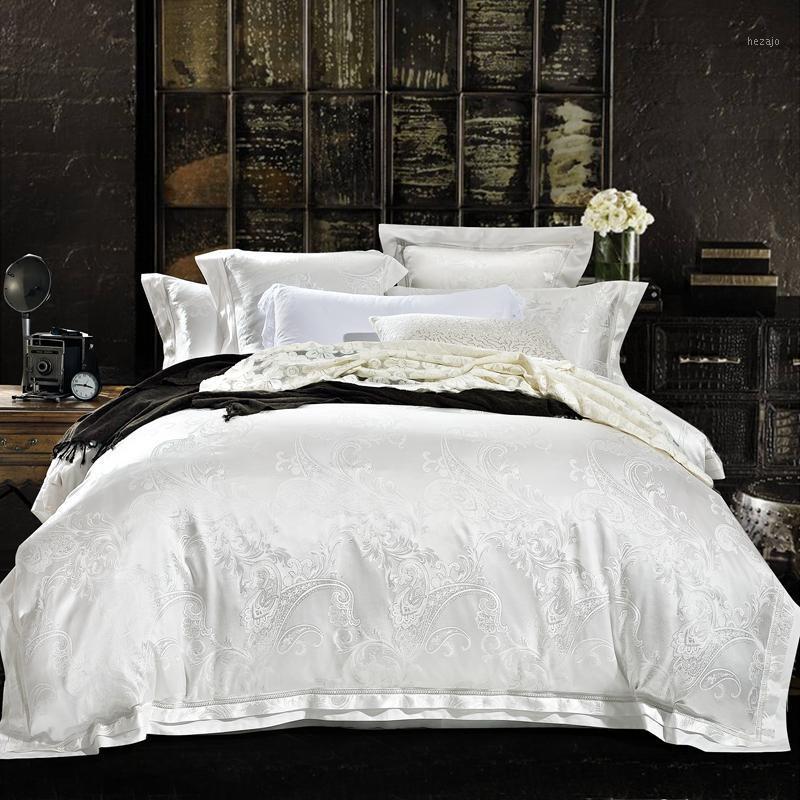 

40 Luxury White Golden Red King Queen size Wedding Bedding Sets Satin Cotton Jacquard Bed sheet Duvet cover set Pillowcases1