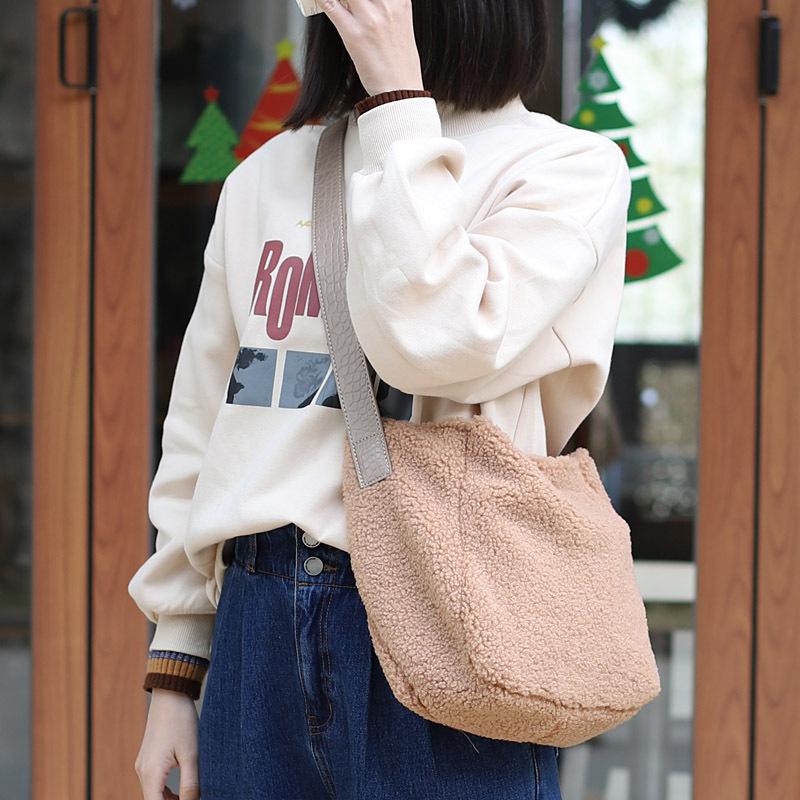 

Composite Bag Simple One Shoulder Small Bag Nice Fashionable Versatile Faux Fur Messenger Crossbody Bags For Women