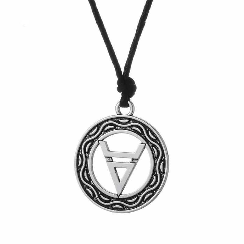 

Pendant Necklaces 10PCS Simple Triangle Symbol Choker Talisman Statement Necklace Men Irish Knot Viking Amulet Religion