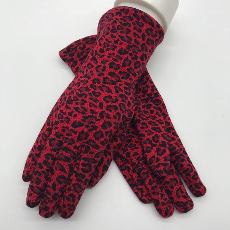 

Women's gloves Lycra fabric Leopard no lint material warmth can not afford the ball winter riding outdoor1