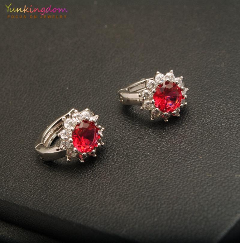 

Yunkingdom new fashion simple hoop earrings for women red crystal cz earring flower jewelry K1394