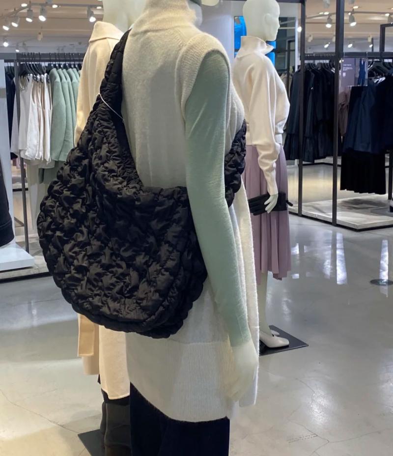 

Large Capacity Women Shoulder Bag Fashion Crossbody Bag for Lady Cloud Fold Lady Messenger Lightweight Travel Bags Designer, Black