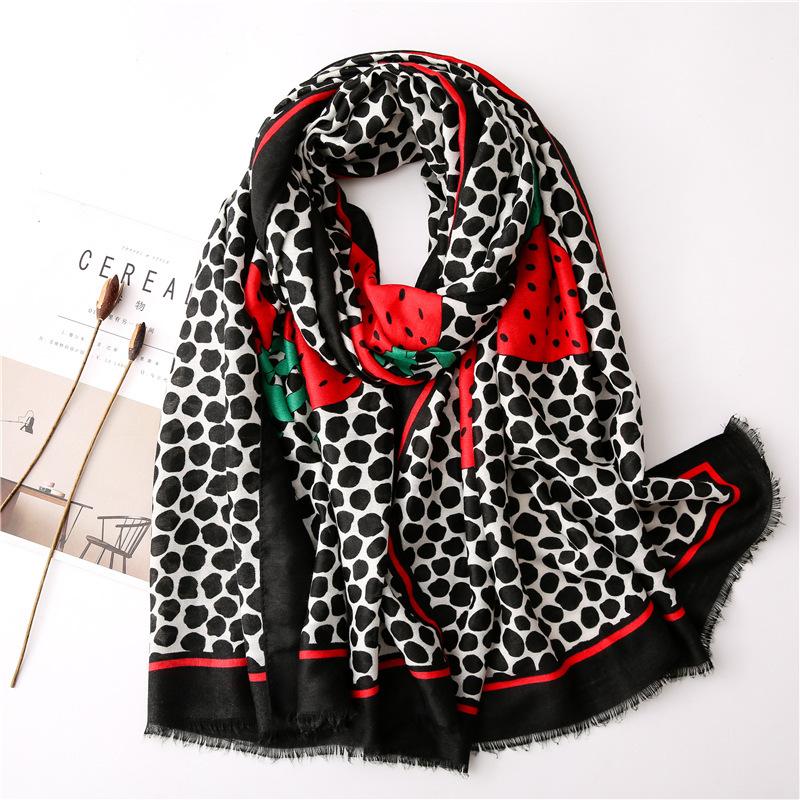 

2020 New cotton Women Print Scarf Bandana Hijab Foulard Scarves cachecol poncho femme shawl bandanas scarfs