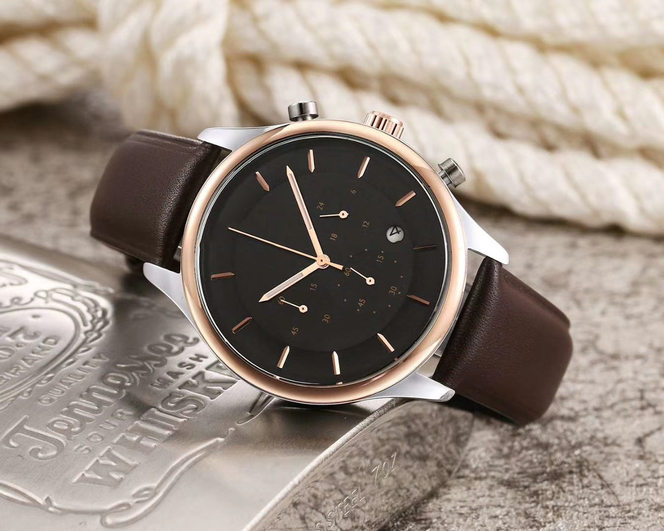 

New spot popular wechat leisure day s watch factory direct sales, Slivery;brown
