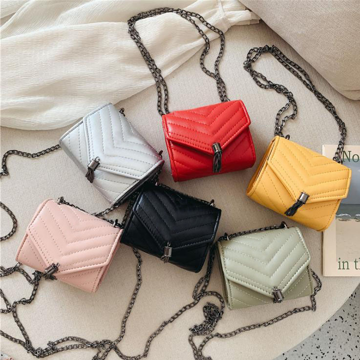 

Designer Kids Handbags Fashion Girls Tassel Messenger Bag Children Metal Letter Chain Change Purse Girl Single shoulder Bags C5654, Red