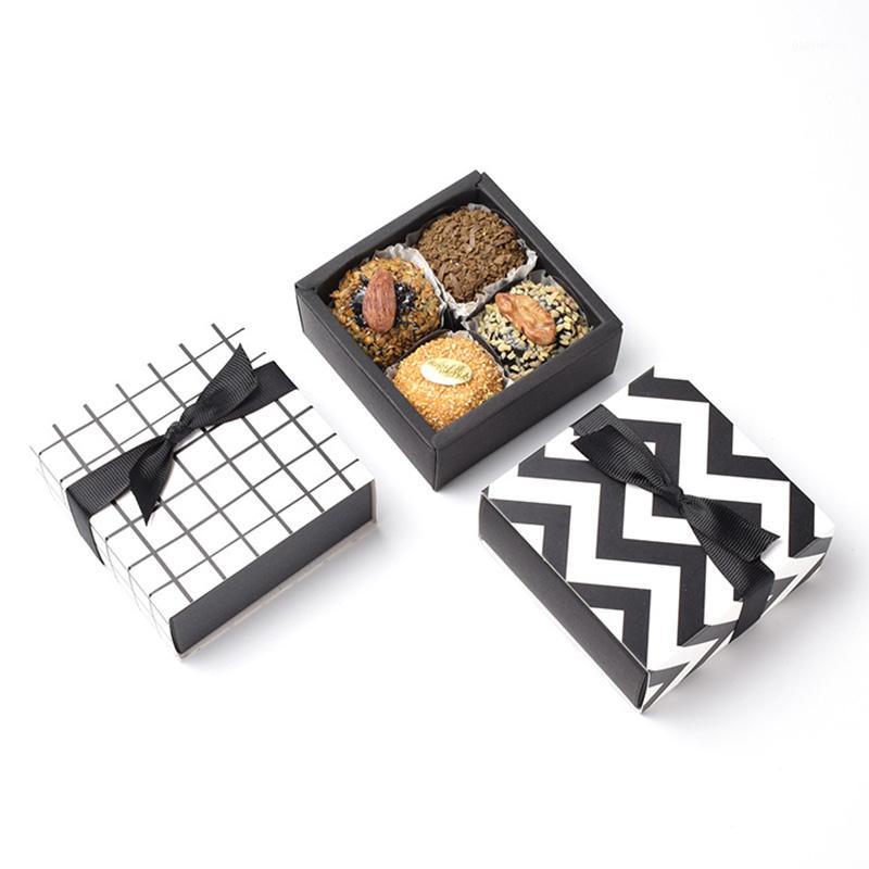 

5PCS Party Birthday Gift Box Boite Sugar Almond Wedding Candy Boxes with Hand Gifts Biscuits Box Black and White Simple Style1