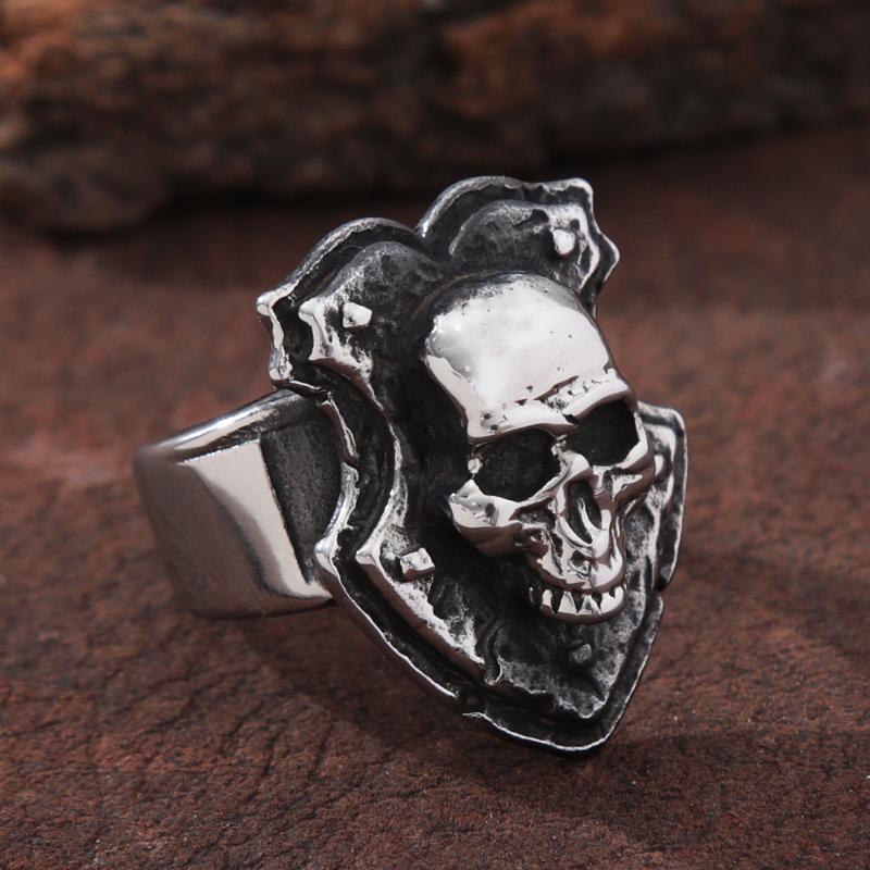 

Cluster Rings Gothic Skull Ring Men Punk 316l Stainless Steel Biker Shield Stamp Fashion Boys Jewelry Gifts Wholesale