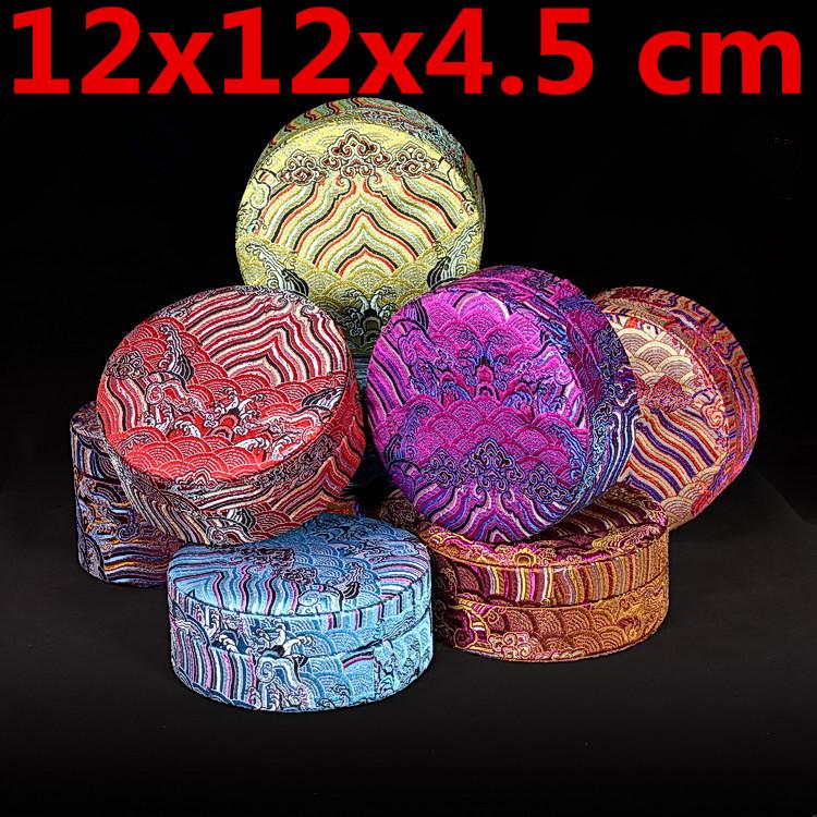 

Cotton Filled Round Large Chinese Luxury Jewelry Gift Box Men Bracelet Case Silk Brocade Women Bangle Packaging 12x12x4.5 cm