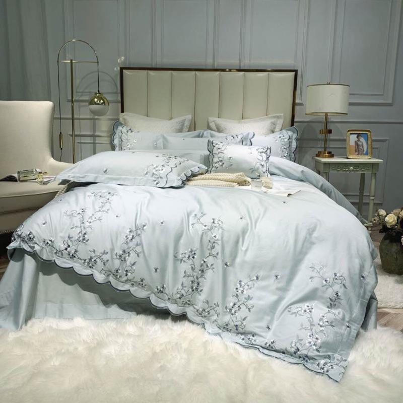 

Svetanya Egyptian Cotton Queen King Size Bedding Set Luxury Green Pink Embroidered Duvet Cover Fitted Bedsheet Set, 20205007