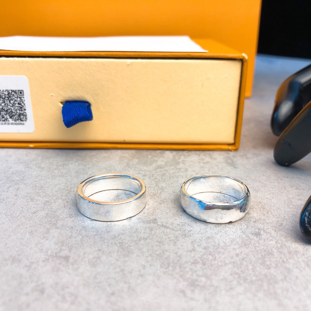 

Designer V Ring Female Titanium Steel Ring Male Rings Couple Jewelry Stainless Steel Jewelry Couple Rings with box