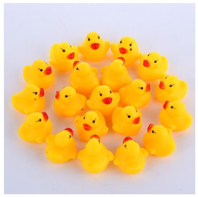 

1000pcs/lot Wholesale mini Rubber bath duck Pvc duck with sound Floating Duck Fast delivery Swiming Beach