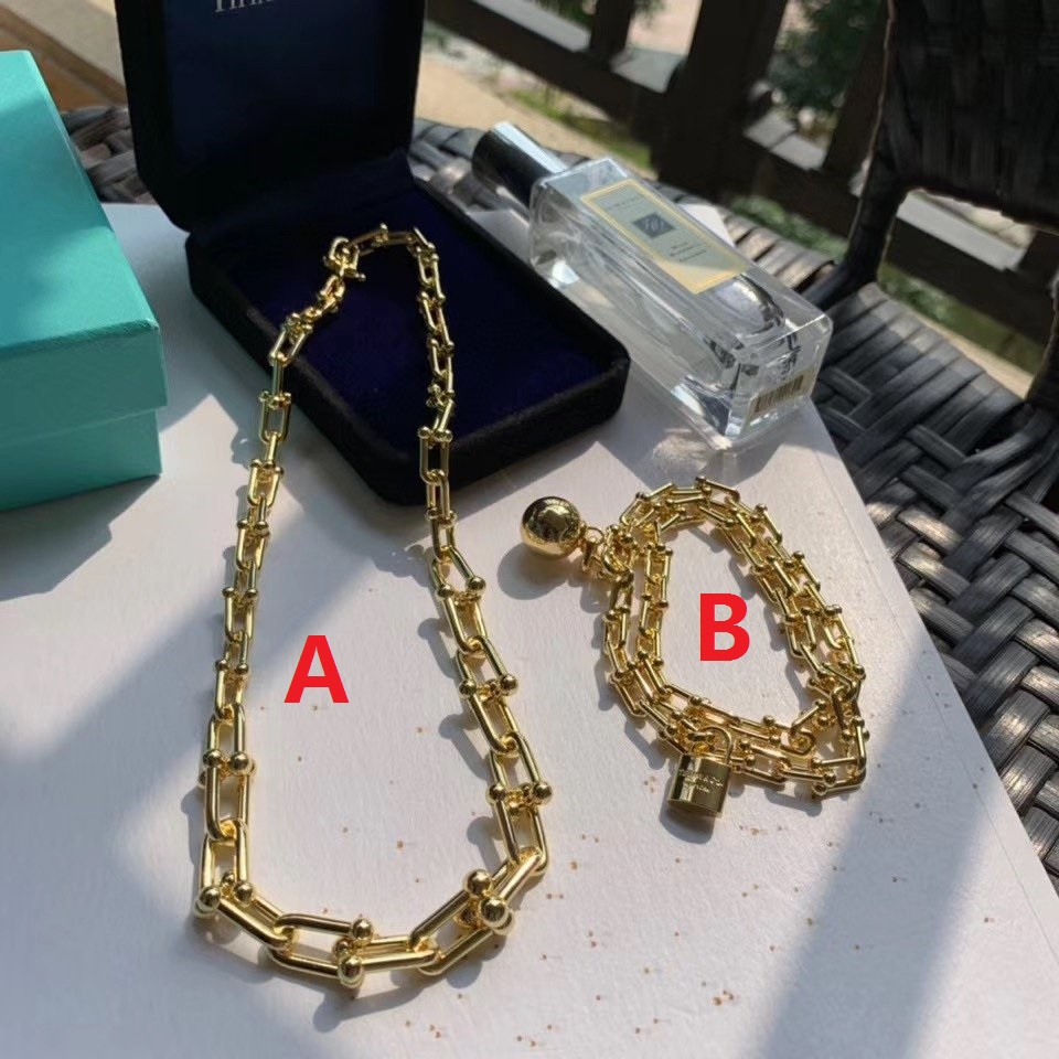 

T new necklace classic elegant high-end material color color retention fashion lady necklace bracelet