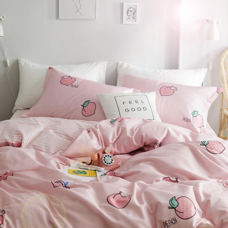 

Fashion 4Pcs/Set Sweet Peach Theme Comfortable Cotton Bedding Set Bed Comforter For Women Kawaii Girl Duvet Cover Bed Sheet Sets1, Strawberry