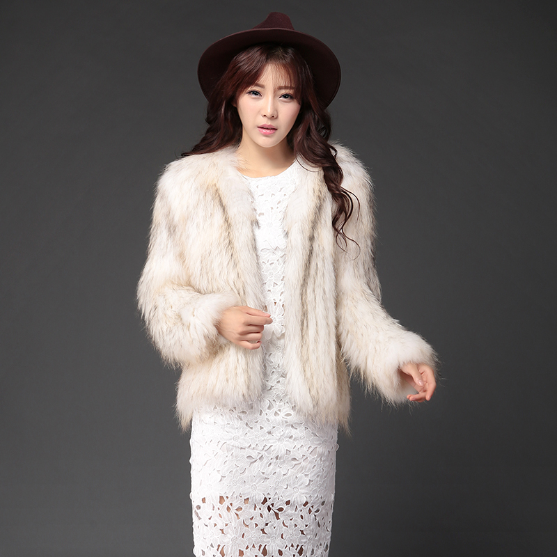 

Lady's New Winter Fox Skin in the Long Paragraph Korean Raccoon Fashion Fabric Coat T24b, The picture