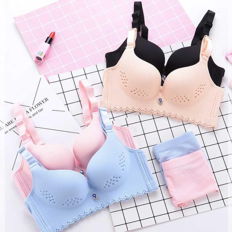 

2021 fashion three-quarter thin cup vents solid color seamless sexy bra underwear simple no steel ring bra1