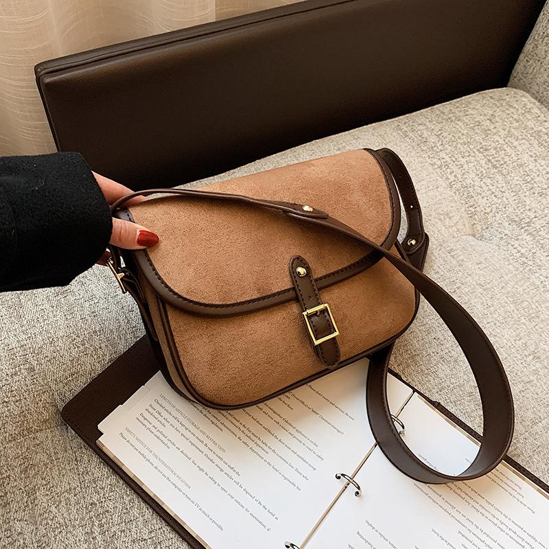 

2021 new suede casual small retro one shoulder slung one shoulder black women's bag