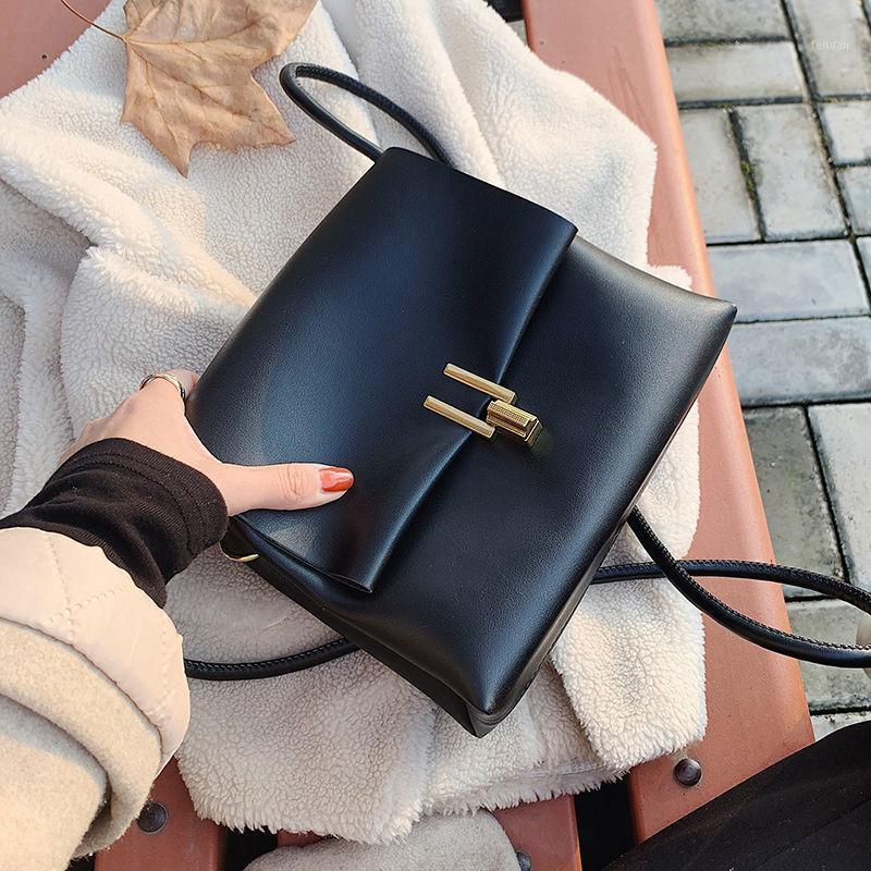 

Lady's Leather Messenger Bag 2021 New Ins One Shoulder Small Square Bag Lady's Noble Handbag Body Cross for Party Girls Gift1, Black