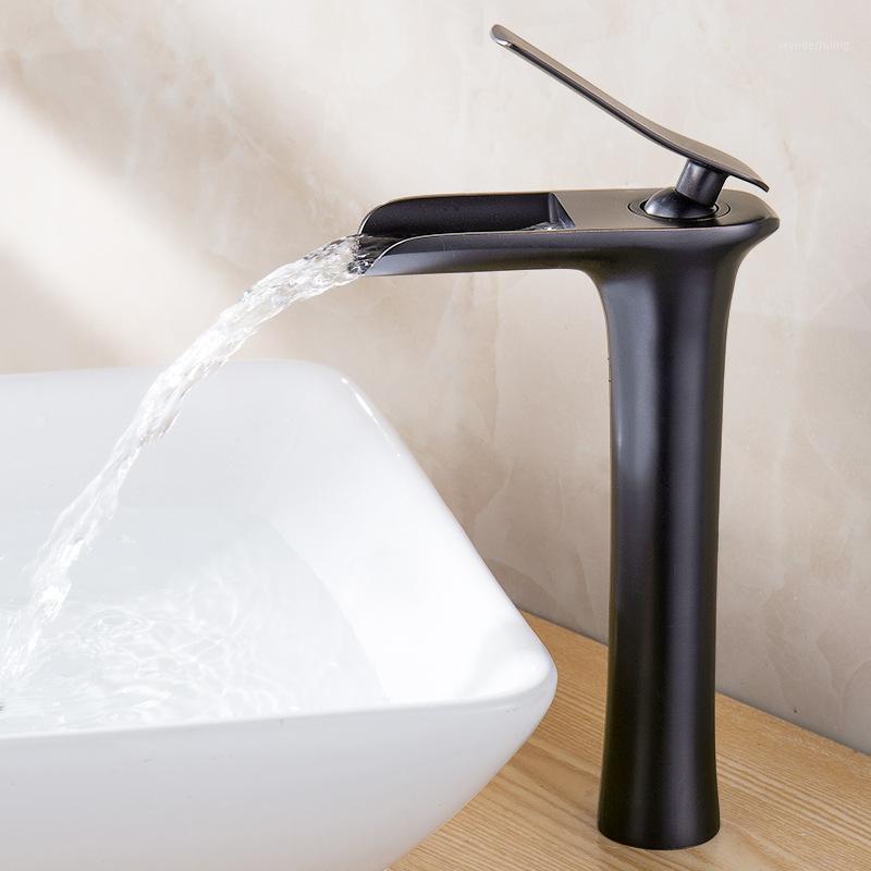 

Dofaso European style bronze black basin faucet antique waterfall faucet retro hot and cold1